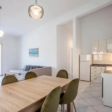 Apartament Aris Luxury *