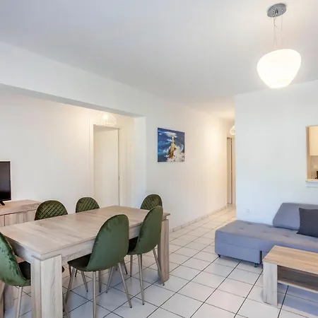 Aris Luxury Apartmán *