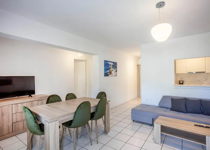 Aris Luxury Apartment *
