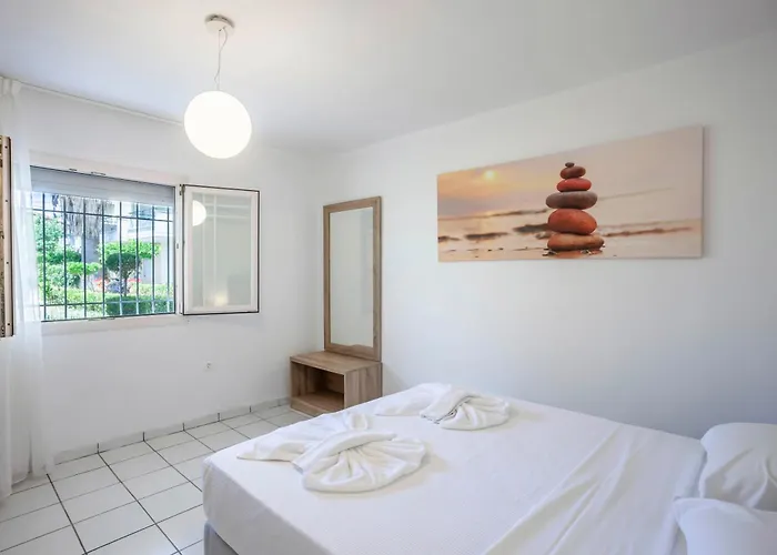 Aris Luxury Apartment Pefkochori
